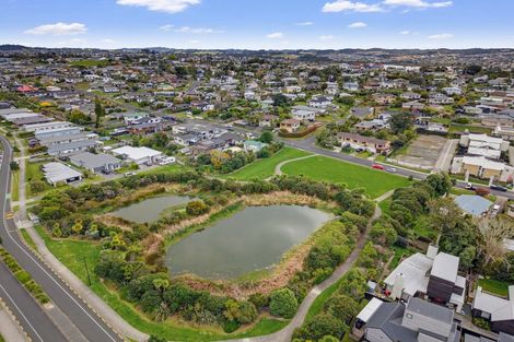 Photo of property in 11 Albatross Road, Red Beach, 0932