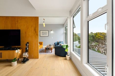 Photo of property in 2 Maida Vale Road, Roseneath, Wellington, 6011