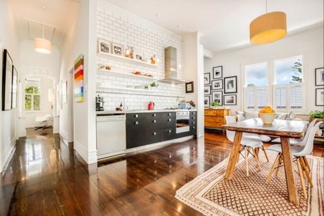 Photo of property in 44 Kiwi Road, Stanley Point, Auckland, 0624