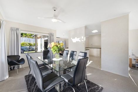 Photo of property in 218 Kilkenny Drive, East Tamaki Heights, Auckland, 2016