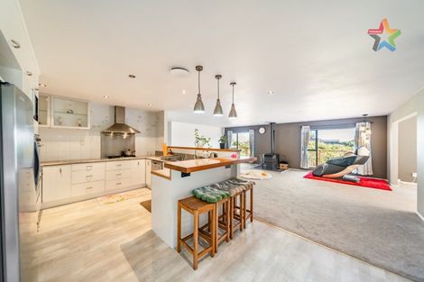 Photo of property in 285 Maungaraki Road, Maungaraki, Lower Hutt, 5010