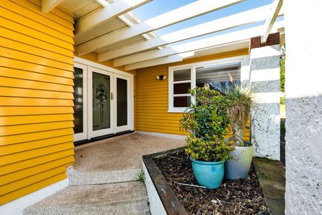 Photo of property in 402 South Road, Hawera, 4674