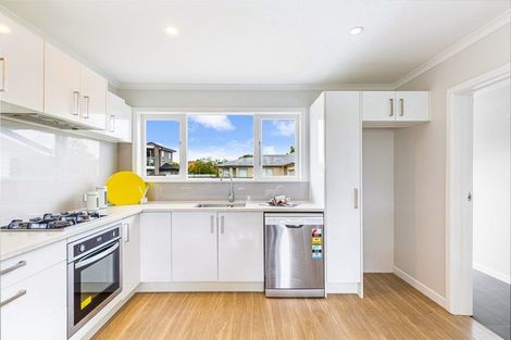 Photo of property in 61 Archibald Road, Kelston, Auckland, 0602