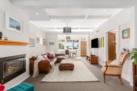 Photo of property in 75 Marine Parade, Eastbourne, Lower Hutt, 5013