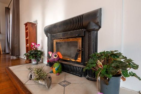 Photo of property in 43 Collins Road, Melville, Hamilton, 3206