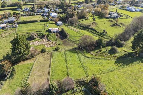 Photo of property in 16 Castle Street, Eltham, 4322