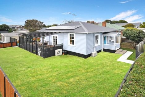 Photo of property in 23 View Road, Waiuku, 2123