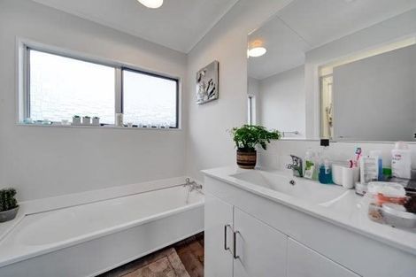 Photo of property in 1 Penrod Drive, Bell Block, New Plymouth, 4312