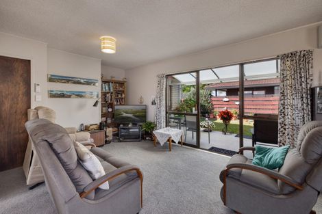 Photo of property in 2 Ngarimu Place, Mount Maunganui, 3116