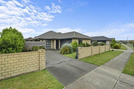 Photo of property in 11 Rainey Crescent, Papamoa Beach, Papamoa, 3118