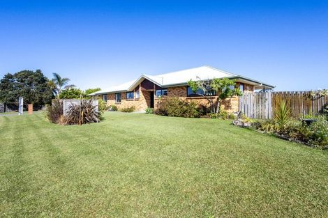 Photo of property in 2 Meadowpark Drive, Dargaville, 0310
