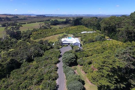 Photo of property in 940 South Head Road, South Head, Helensville, 0874