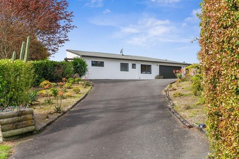Photo of property in 14 Wade Place, Welcome Bay, Tauranga, 3175