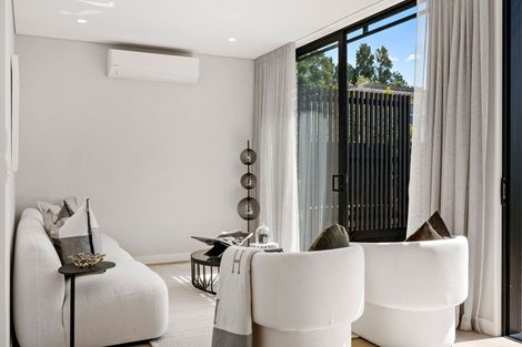 Photo of property in 21e Arahia Street, Northcote, Auckland, 0627