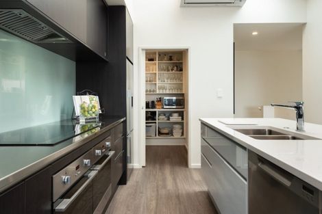 Photo of property in 173 Marine Parade, Mount Maunganui, 3116