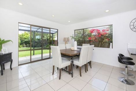 Photo of property in 8 Loloma Drive, Half Moon Bay, Auckland, 2012