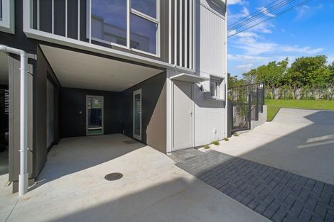 Photo of property in 1/9 Aeroview Drive, Beach Haven, Auckland, 0626