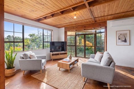 Photo of property in 18 Valley Road, Northcote, Auckland, 0626