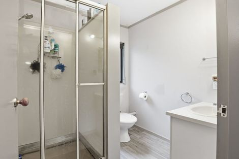 Photo of property in 2/18 Sailmaker Close, Whitby, Porirua, 5024