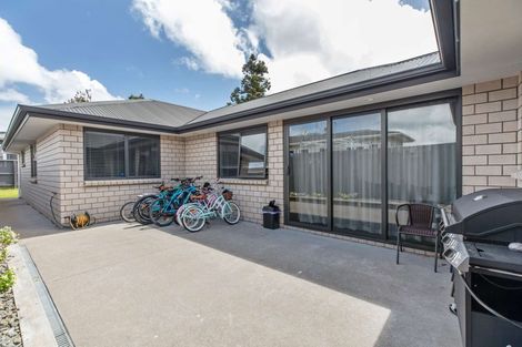 Photo of property in 2 Bayview Drive, Waiuku, 2123