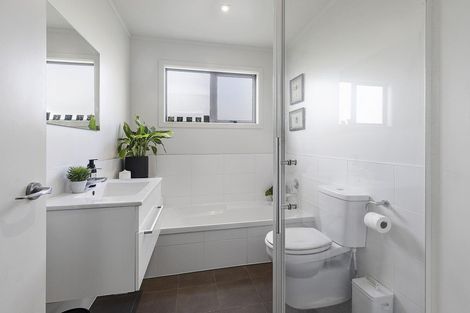 Photo of property in 13a Wayside, Miramar, Wellington, 6022