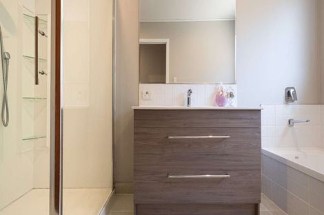 Photo of property in 1/17 Sturm Avenue, Massey, Auckland, 0614