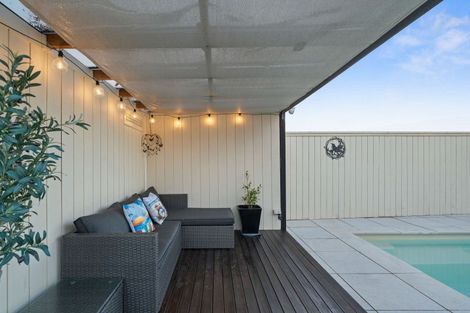 Photo of property in 16 Tokerau Crescent, Pukekohe, 2120