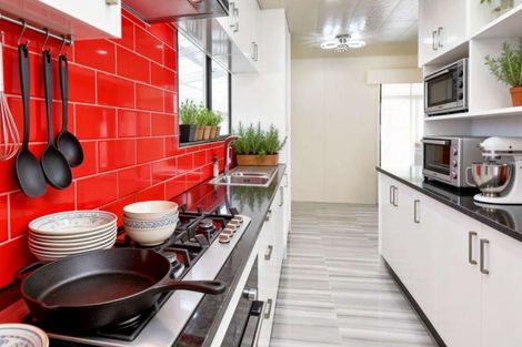 Photo of property in 2/10 Nearco Street, Randwick Park, Auckland, 2105