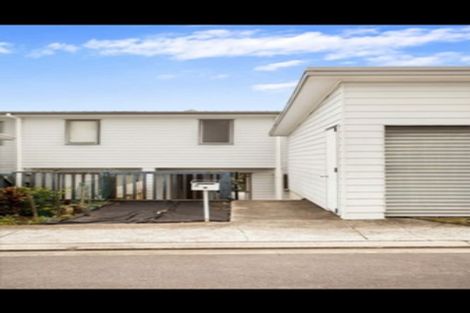 Photo of property in 30/3 Hulme Place, Henderson, Auckland, 0612