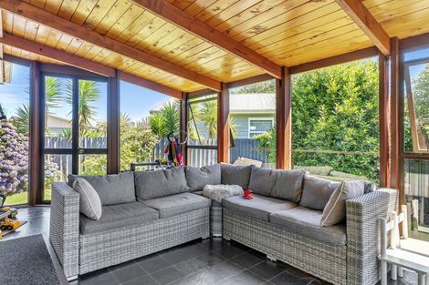 Photo of property in 10 Tawari Street, Inglewood, 4330