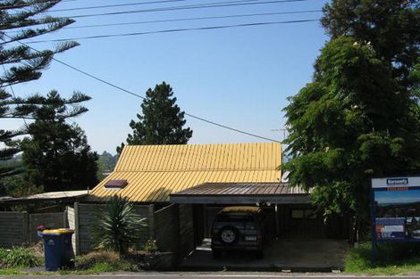 Photo of property in 803 East Coast Road, Northcross, Auckland, 0630