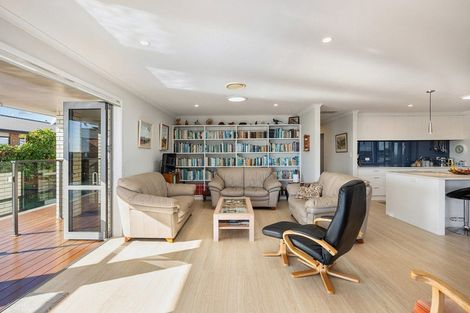 Photo of property in 6 Lees Cove, Karaka, Papakura, 2113