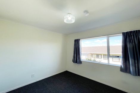 Photo of property in 33 Palmcrest Grove, Highland Park, Auckland, 2010