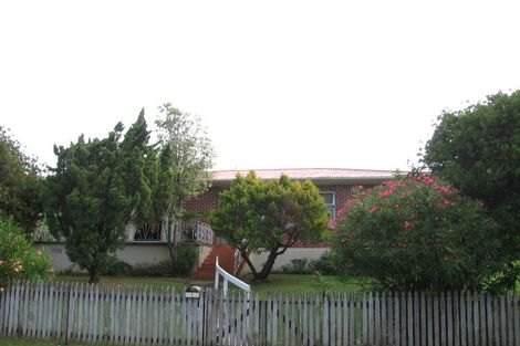 Photo of property in 1 Potiki Place, Glen Innes, Auckland, 1072