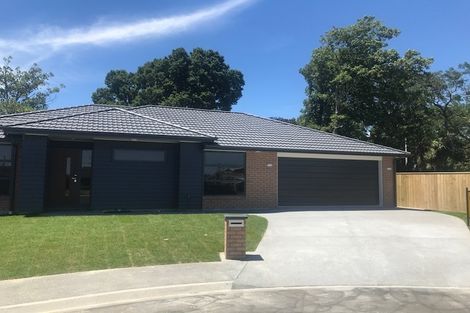 Photo of property in 5 Angus Place, Carterton, 5713