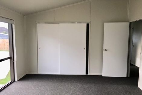 Photo of property in 49a Fairclough Road, Beach Haven, Auckland, 0626