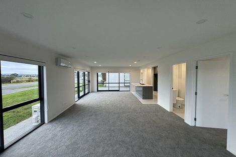 Photo of property in 2 Kaitiaki Drive, Clarks Beach, 2122
