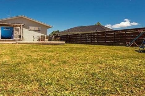 Photo of property in 68 Edgewater Drive, Pakuranga, Auckland, 2010