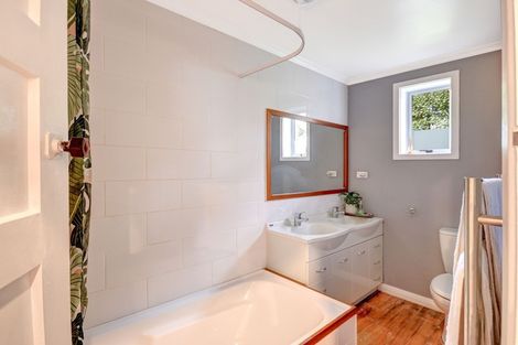 Photo of property in 305 Kenmure Road, Kenmure, Dunedin, 9011