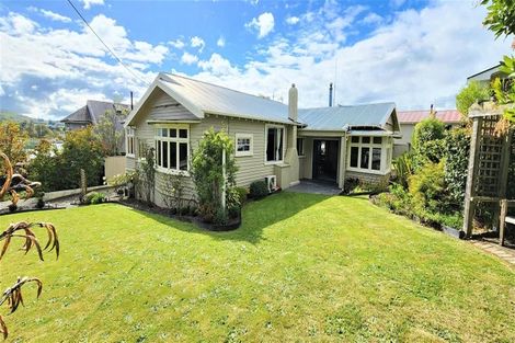 Photo of property in 9 Kitchener Street, Waipukurau, 4200