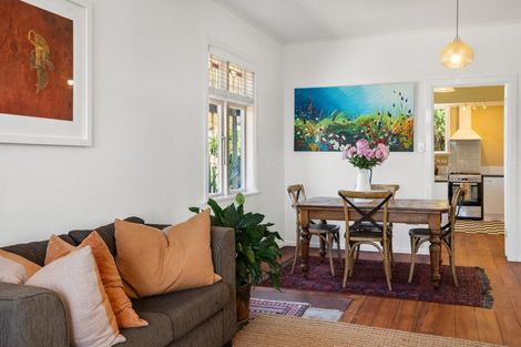 Photo of property in 170 Breaker Bay Road, Breaker Bay, Wellington, 6022