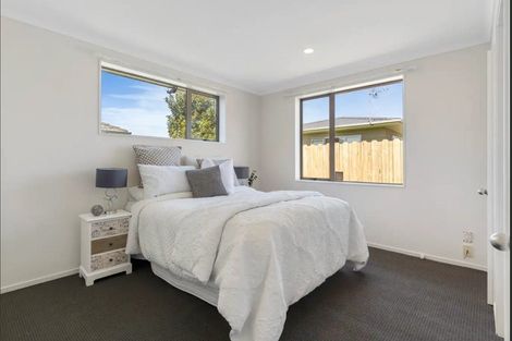 Photo of property in 23 Piriti Place, Weymouth, Auckland, 2103