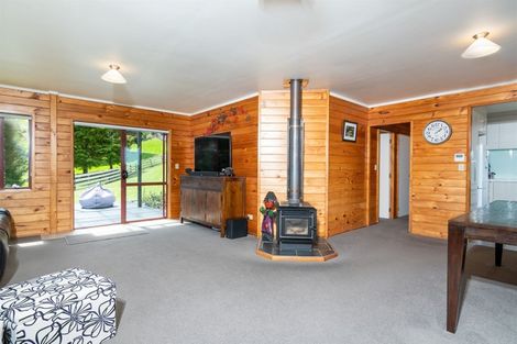 Photo of property in 43 Pinetone Road, Kumeu, 0892