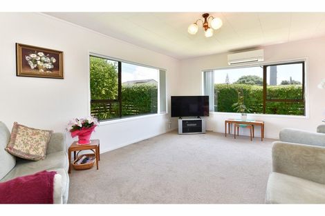 Photo of property in 37 Centreway Road, Orewa, 0931