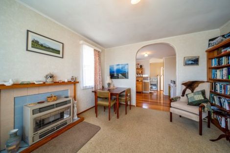 Photo of property in 6 Murray Avenue, Hawera, 4610