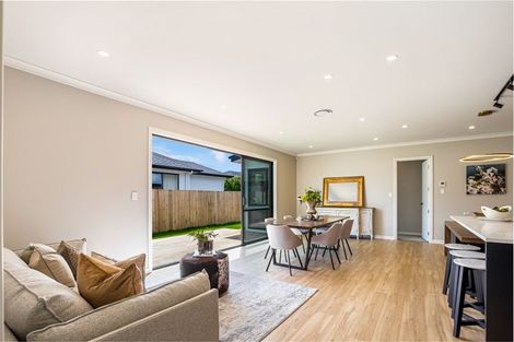 Photo of property in 15 Cutfield Lane, Kumeu, 0810