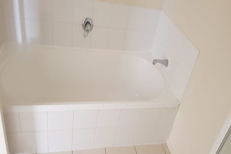 Photo of property in 2/3 Orwell Road, Greenhithe, Auckland, 0632