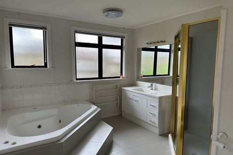 Photo of property in 557 East Coast Road, Browns Bay, Auckland, 0630