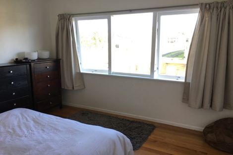 Photo of property in 4 O'donn Avenue, Beach Haven, Auckland, 0626