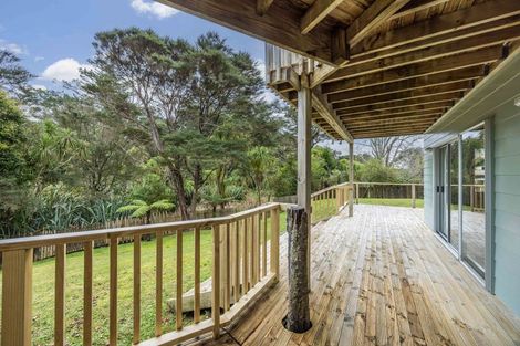 Photo of property in 37 Onedin Place, Titirangi, Auckland, 0604